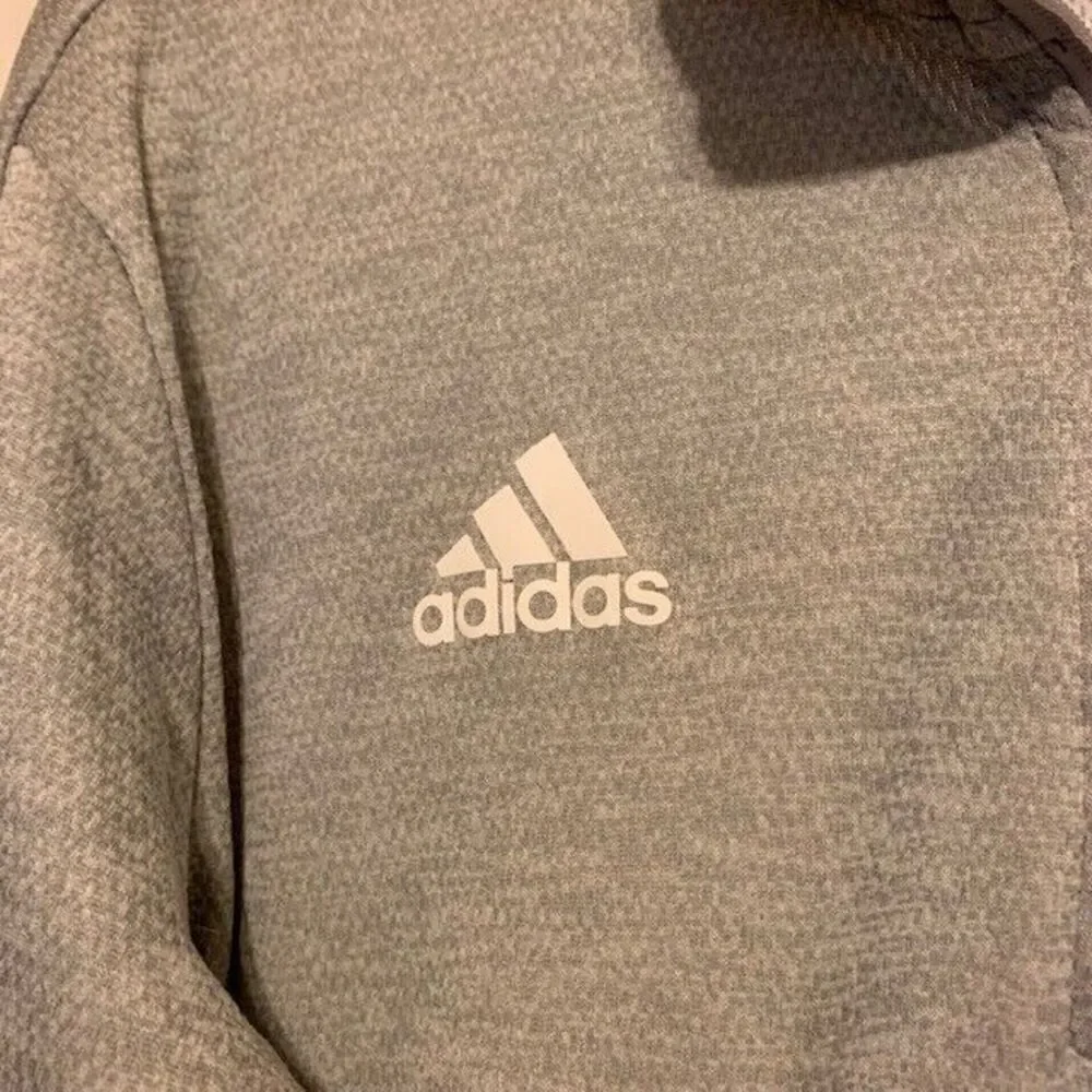 ADIDAS SIZE LARGE GRAY 